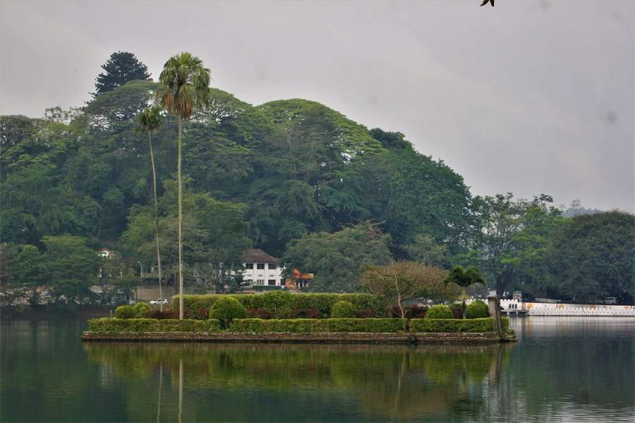 The beautiful Kandy Lake