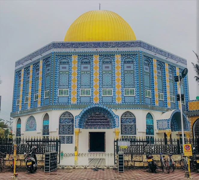 the magnificent front view of Al Aqsa mosque in Kattankudy