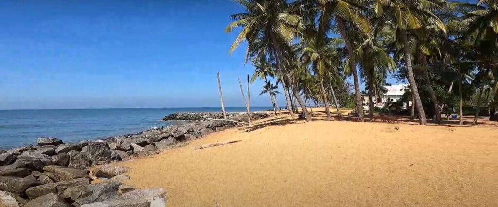 Kalutara beach at the noon time