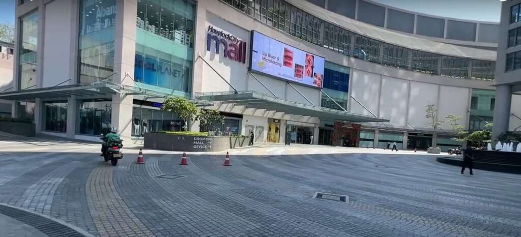 Havelock City Mall entrance view